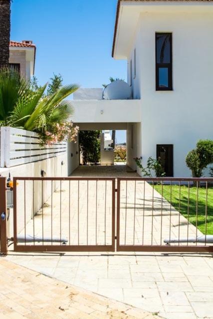 Villa Hera Agios Theodoros ภายนอก รูปภาพ